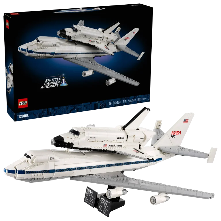 Maquette du Shuttle Carrier Aircraft LEGO 10360 avec Boeing 747 et navette NASA
